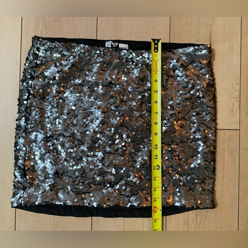 H&M Black and Silver Sequin Mini Skirt New Years Eve sparkly skirt - Picture 9 of 14